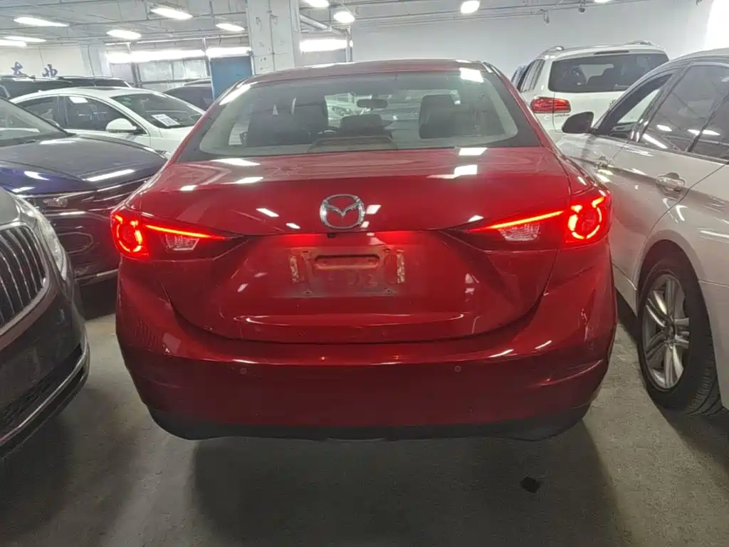 Mazda 3 Axela 2018 — фото 6