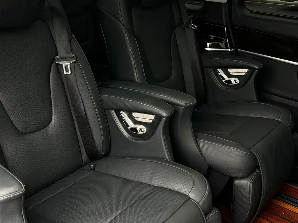 Mercedes-Benz V-Class 2018 — фото 10