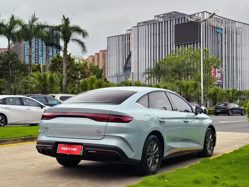 BYD Qin L 2025 — фото 7