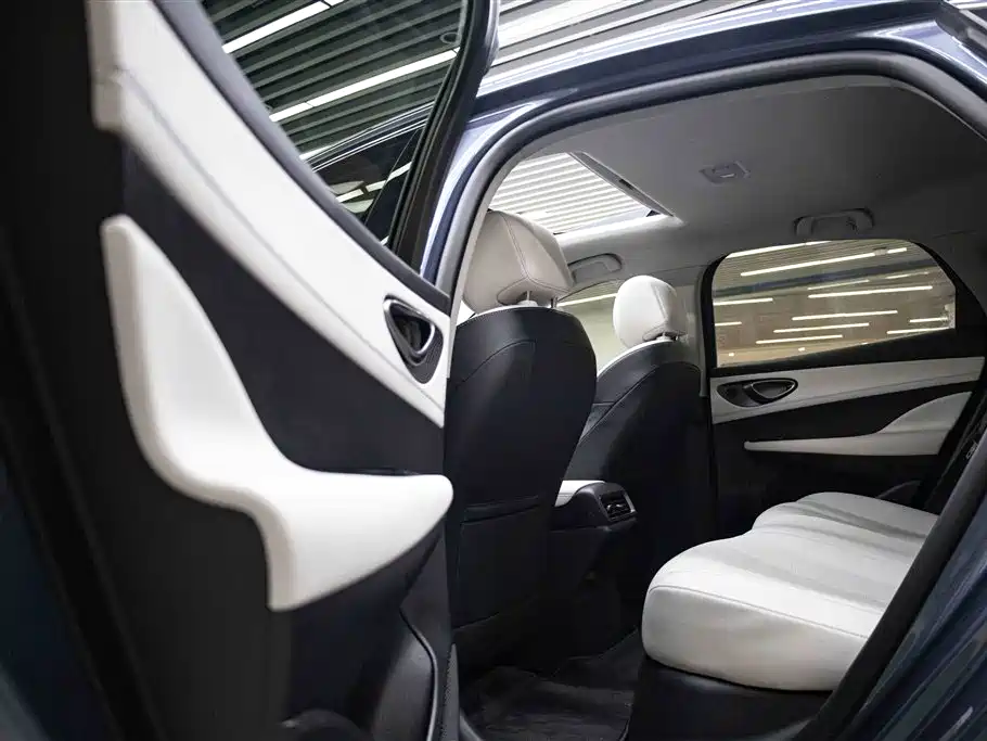BYD Seal 05 DM-i 2025 — фото 21