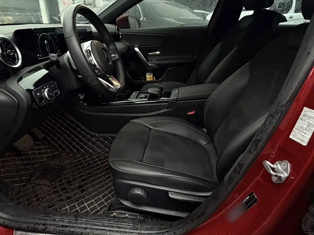 Mercedes-Benz A-Class 2019 — фото 17