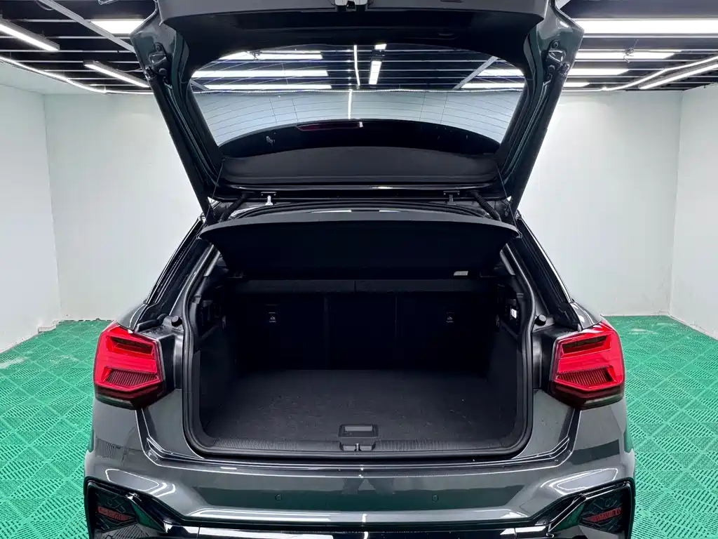 Audi Q2L 2023 — фото 15