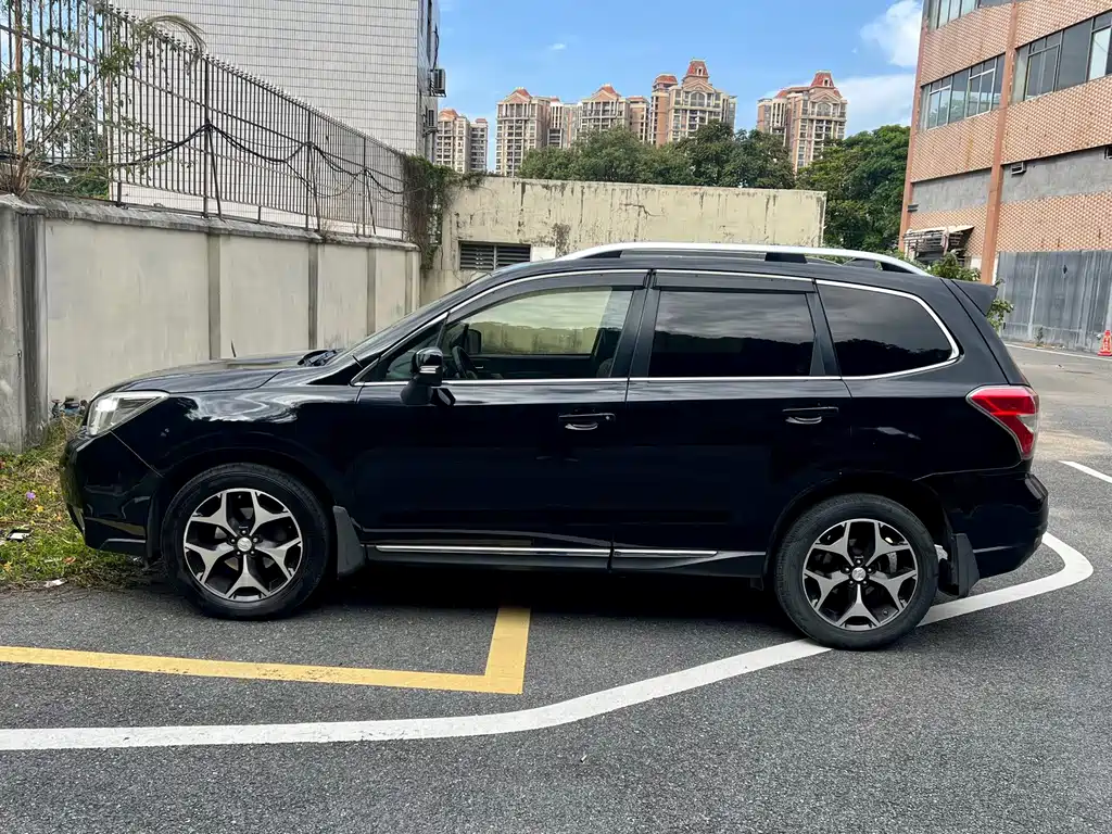 Subaru Forester 2014 — фото 10
