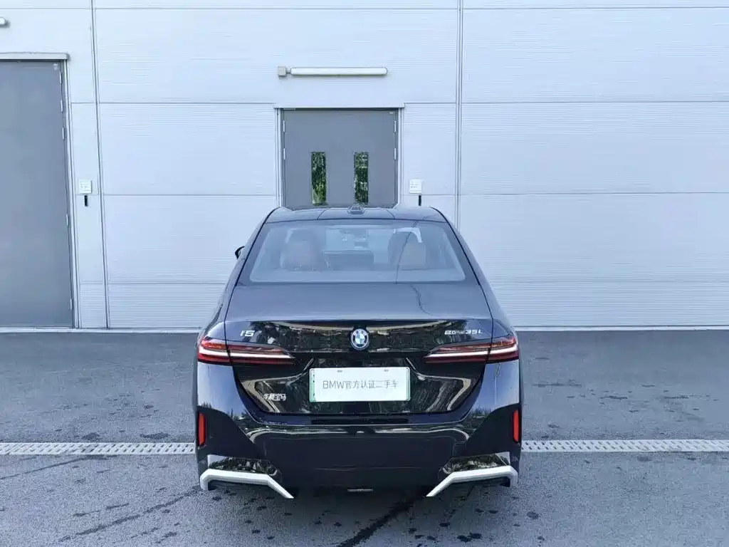 BMW i5 2025