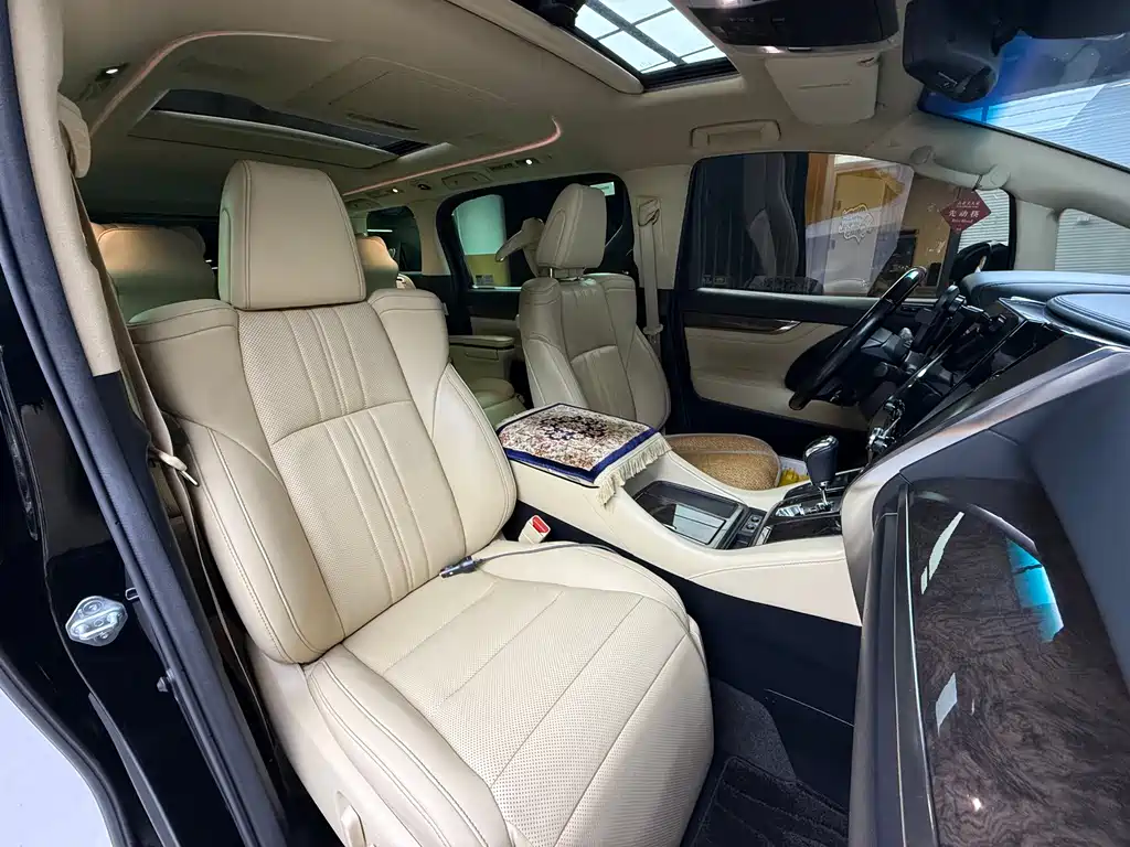Toyota Vellfire 2020 — фото 11
