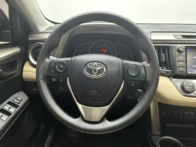 Toyota RAV4 2016 — фото 6