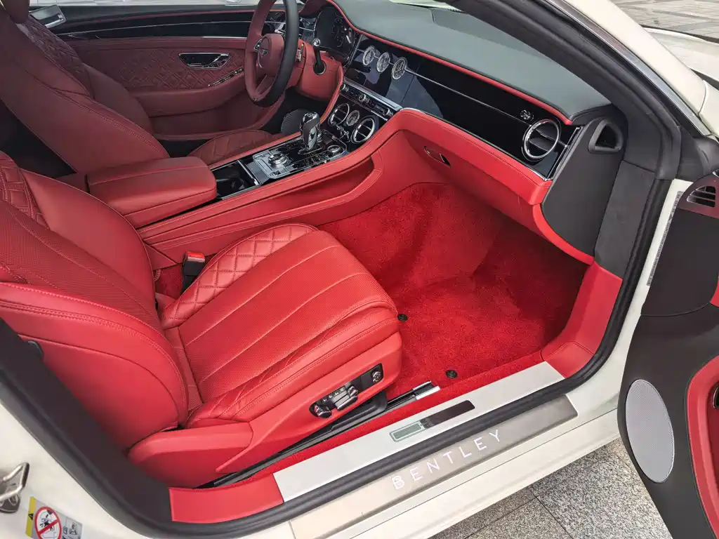 Bentley Continental 2021 — фото 15