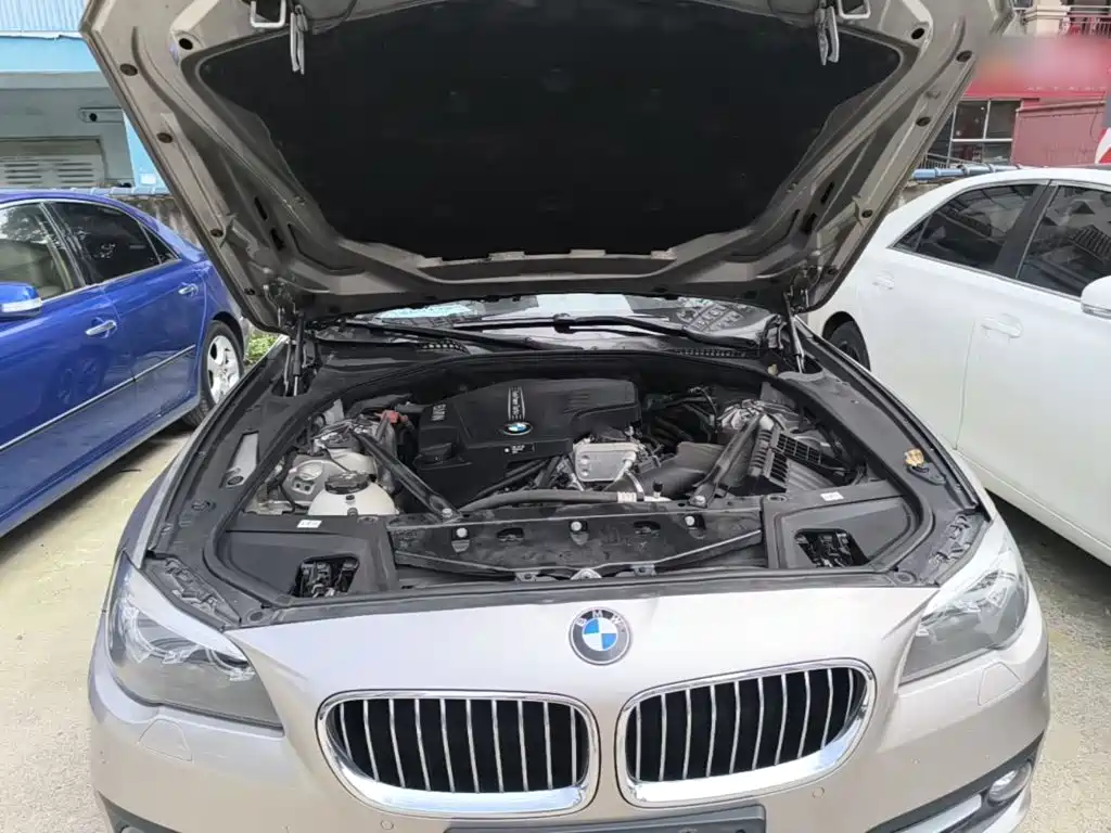 BMW 5 Series 2017 — фото 20