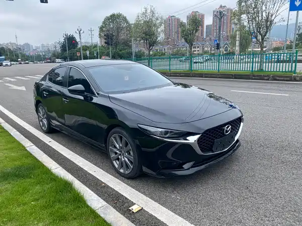 Mazda 3 Axela 2021