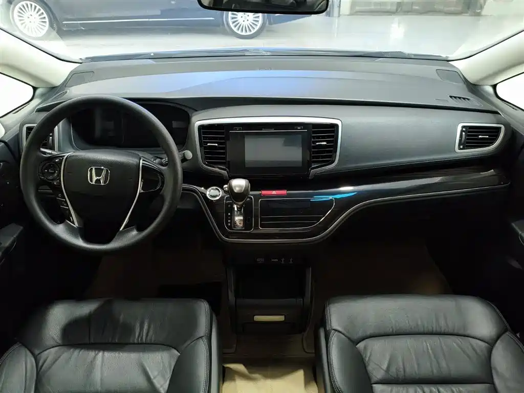 Honda Odyssey 2018 — фото 9