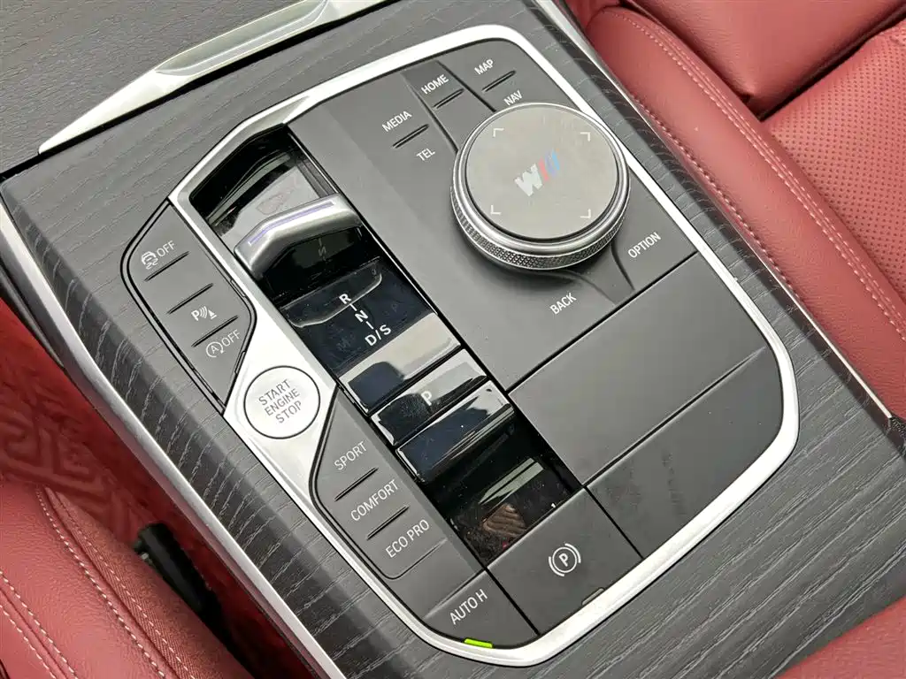 BMW 3 Series 2025 — фото 17