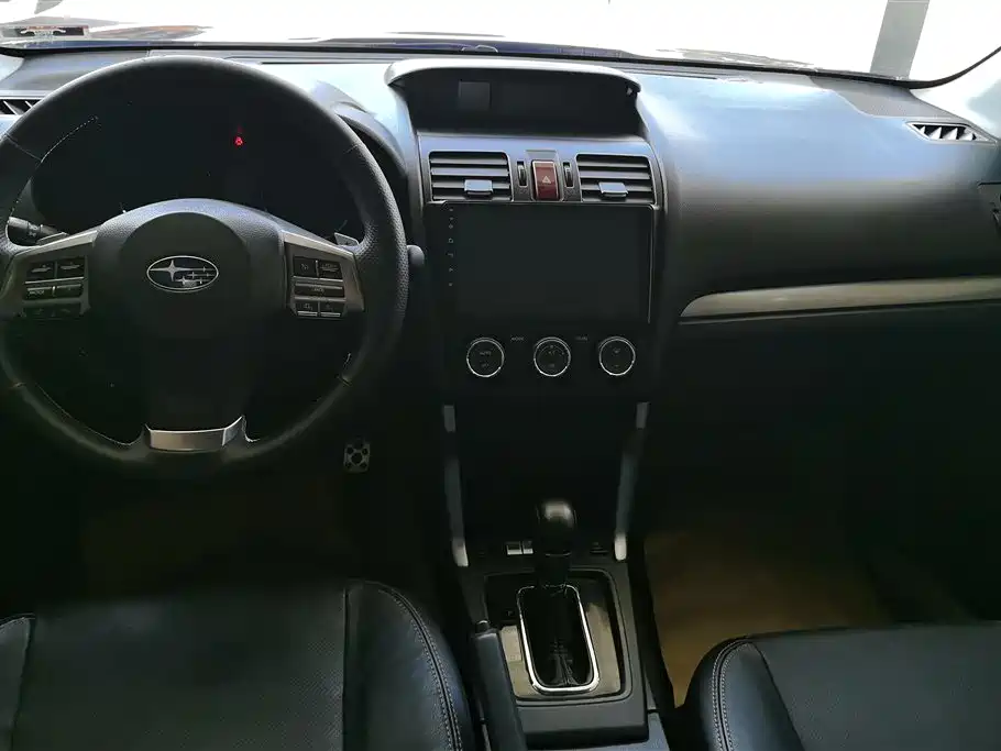 Subaru Forester 2014 — фото 12