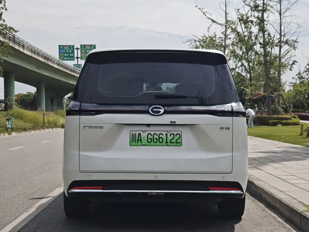 GAC Motor E8 PHEV 2025 — фото 6