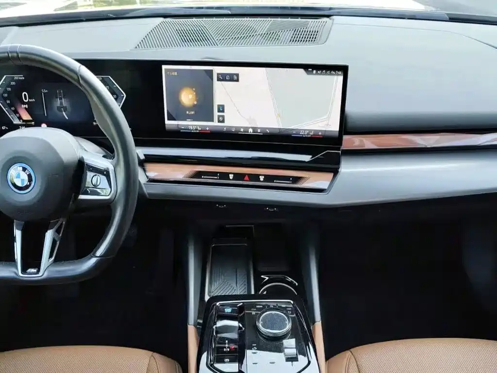 BMW i5 2025 — фото 8