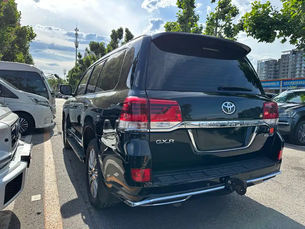 Toyota Land Cruiser 2018 — фото 6