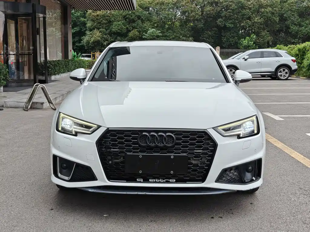 Audi A4L 2019