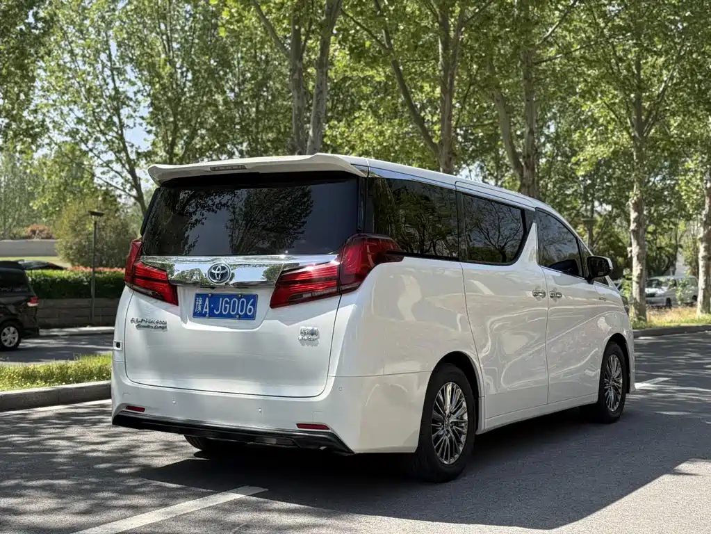 Toyota Alphard 2020 — фото 9
