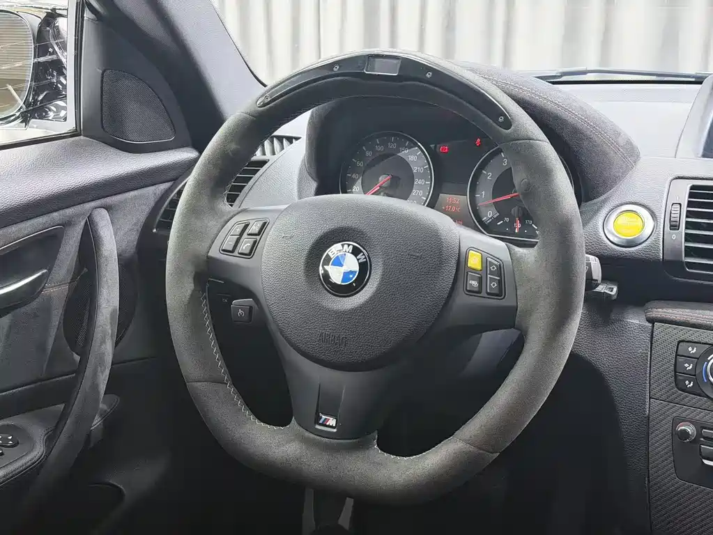 BMW 1 Series M 2013 — фото 10