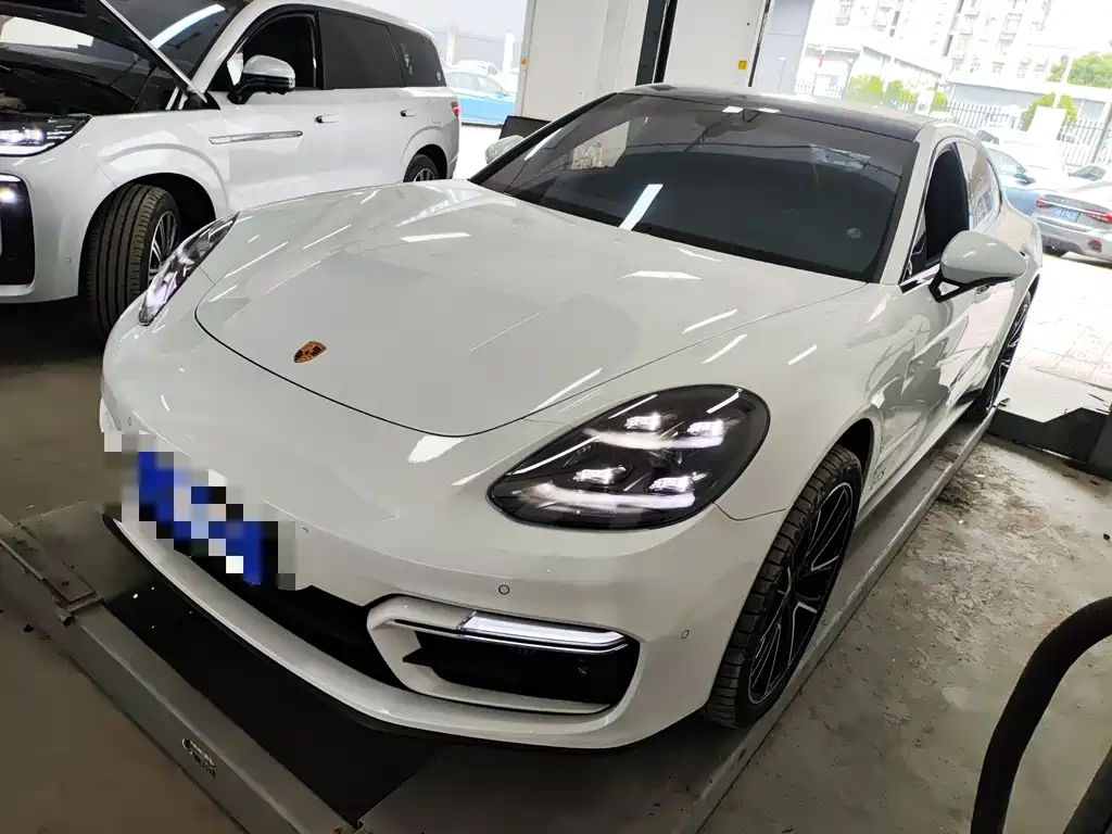 Porsche Panamera 2023