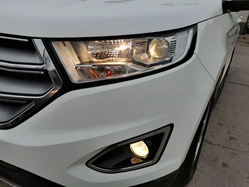 Ford Edge 2017 — фото 18