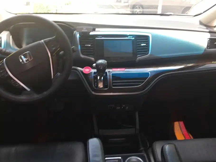 Honda Odyssey 2015 — фото 12