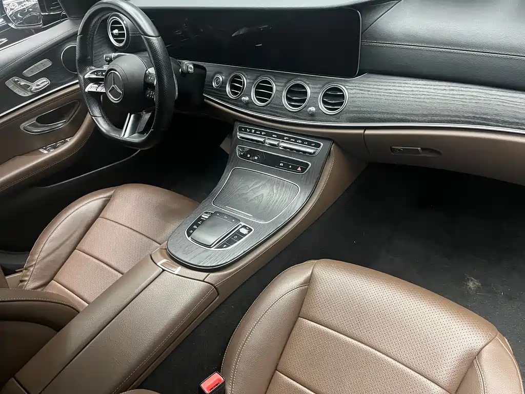 Mercedes-Benz E-Class 2021 — фото 11