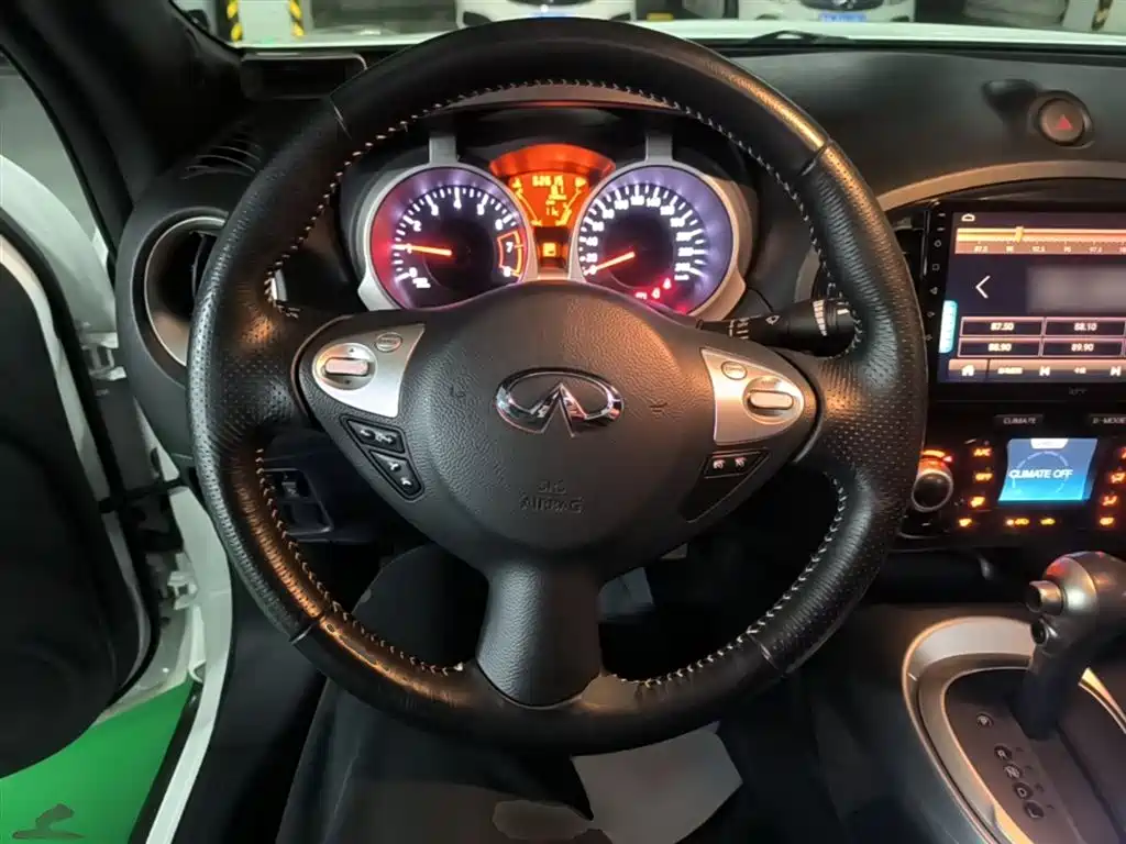 Infiniti ESQ 2019 — фото 11