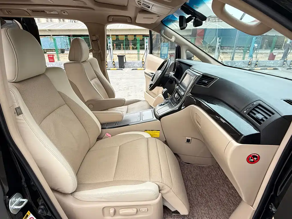 Toyota Alphard 2014 — фото 7