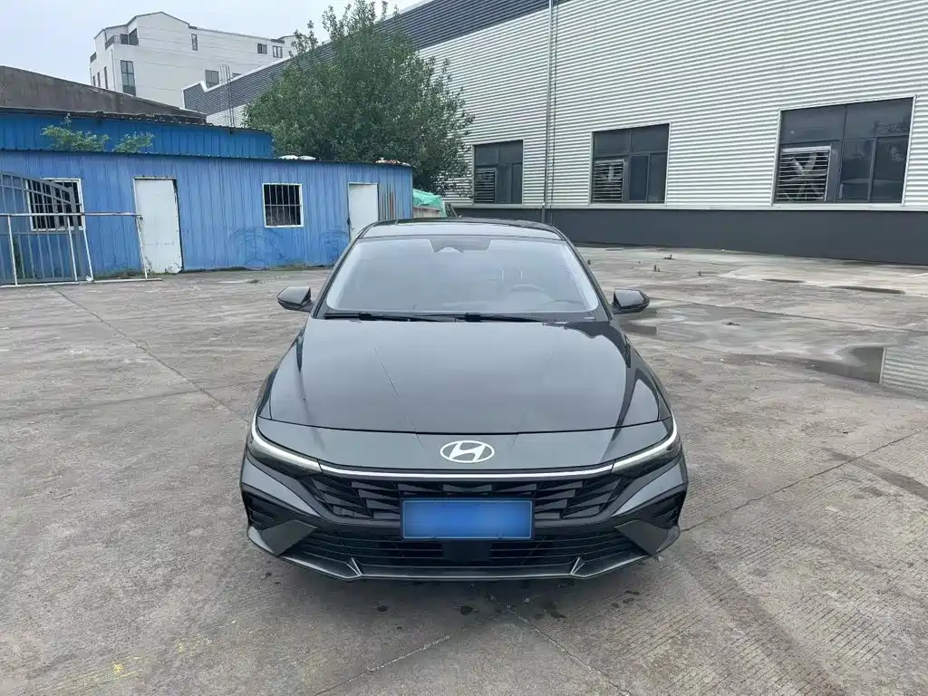 Hyundai Elantra 2025 — фото 20