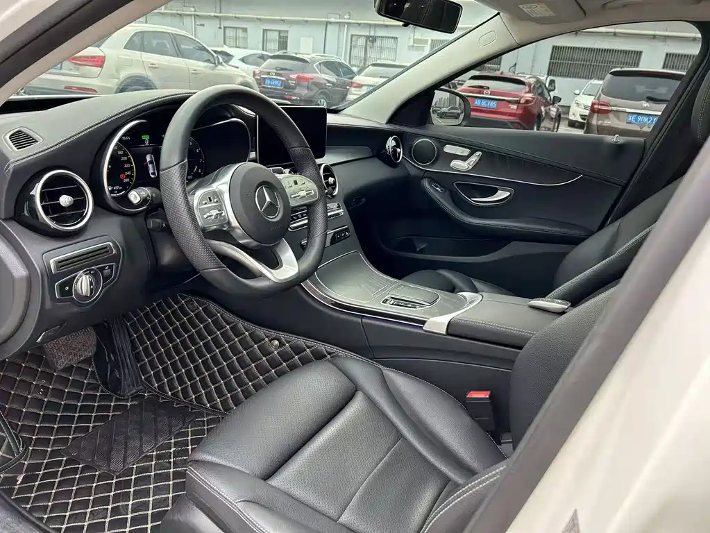 Mercedes-Benz C-Class 2021