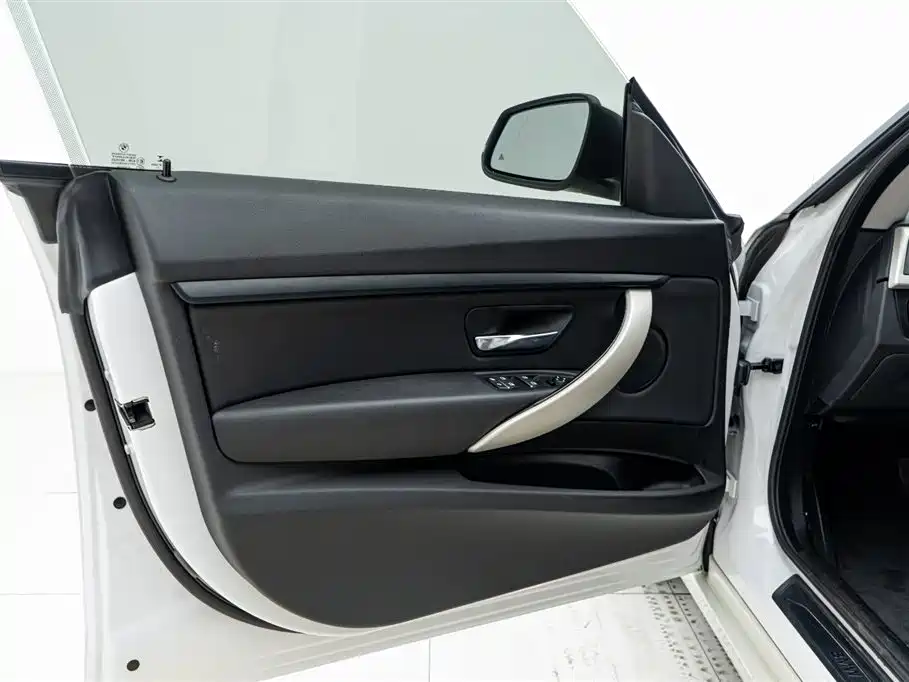 BMW 3 Series GT 2017 — фото 14