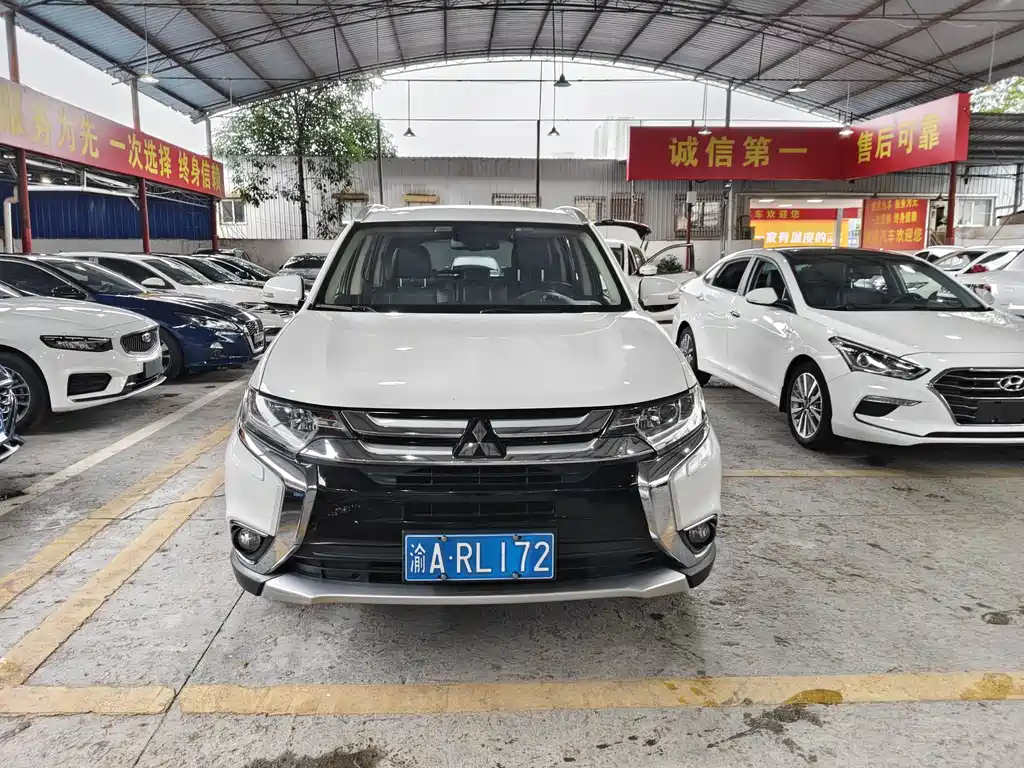 Mitsubishi Outlander 2016