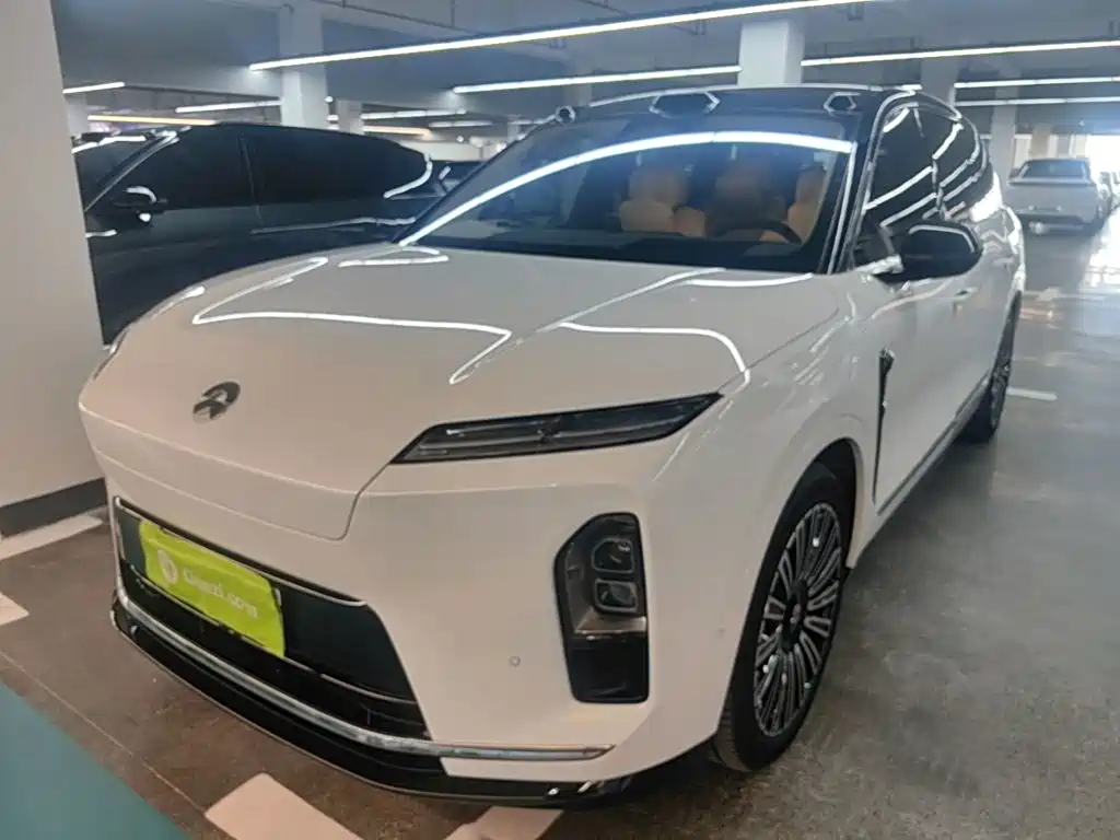 NIO ES8 2025