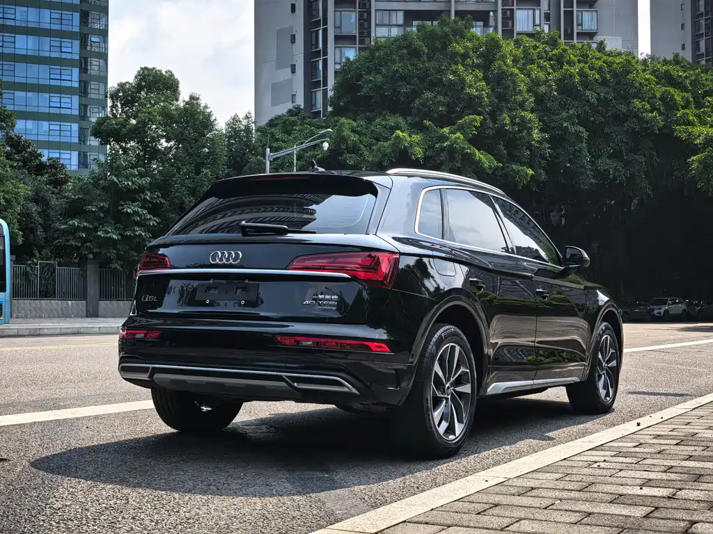 Audi Q5L 2022 — фото 12
