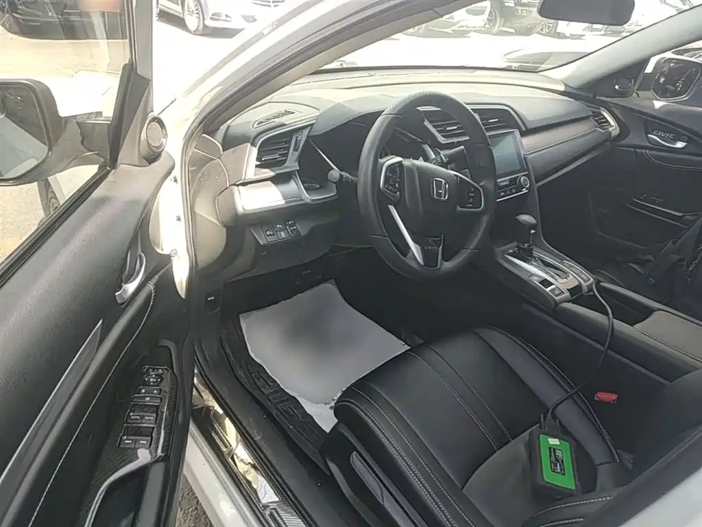 Honda Civic 2018 — фото 15