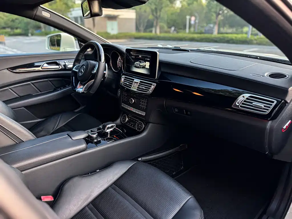 Mercedes-Benz CLS AMG 2017 — фото 15