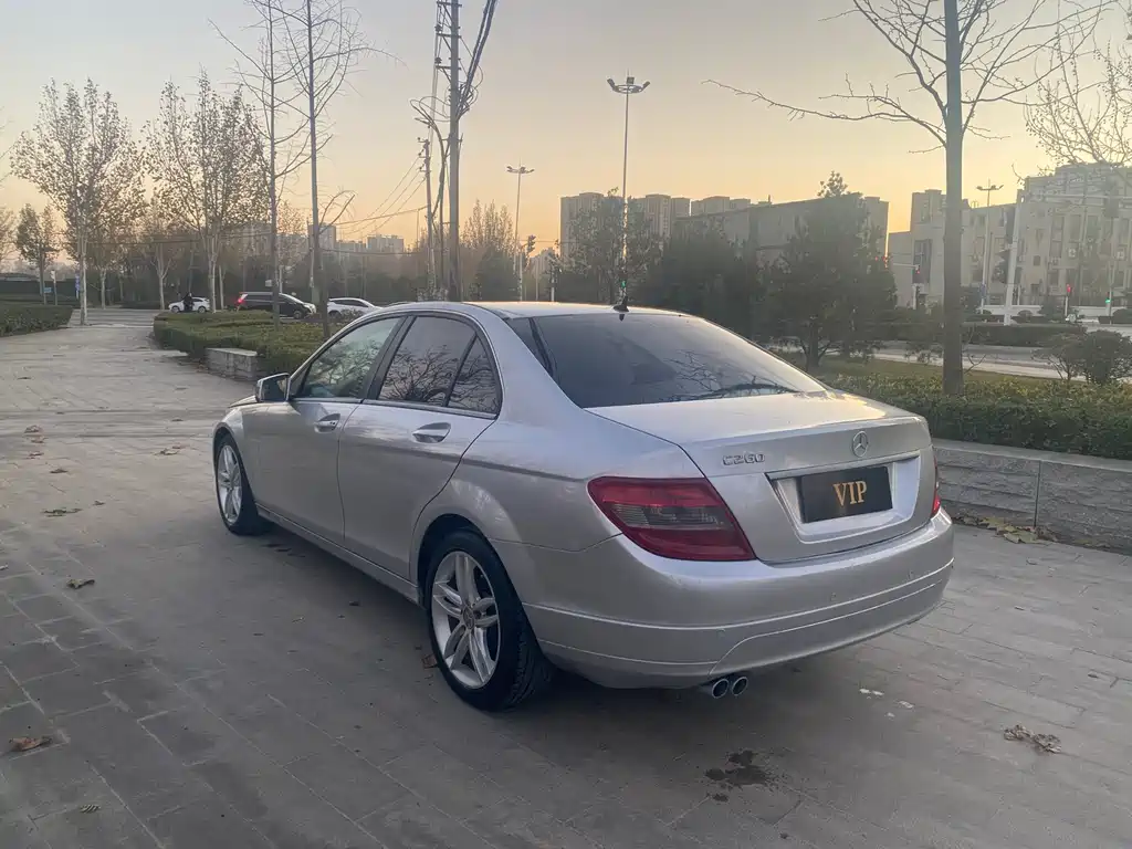Mercedes-Benz C-Class 2010 — фото 15