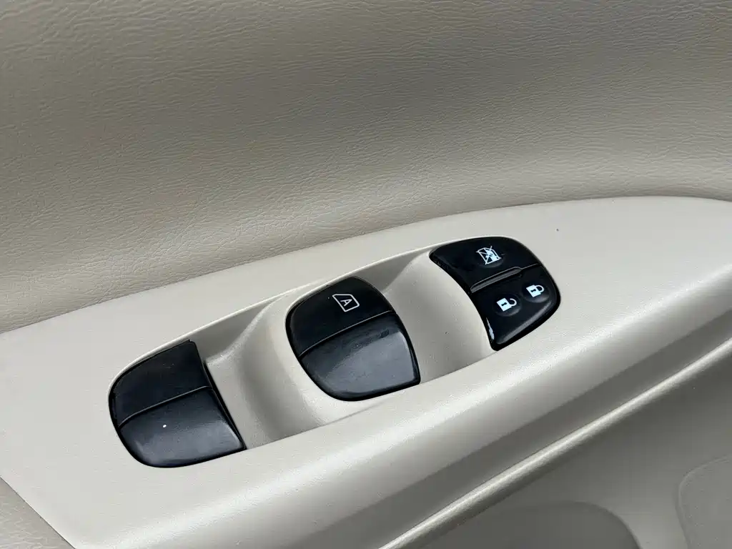 Nissan Sylphy 2013 — фото 15