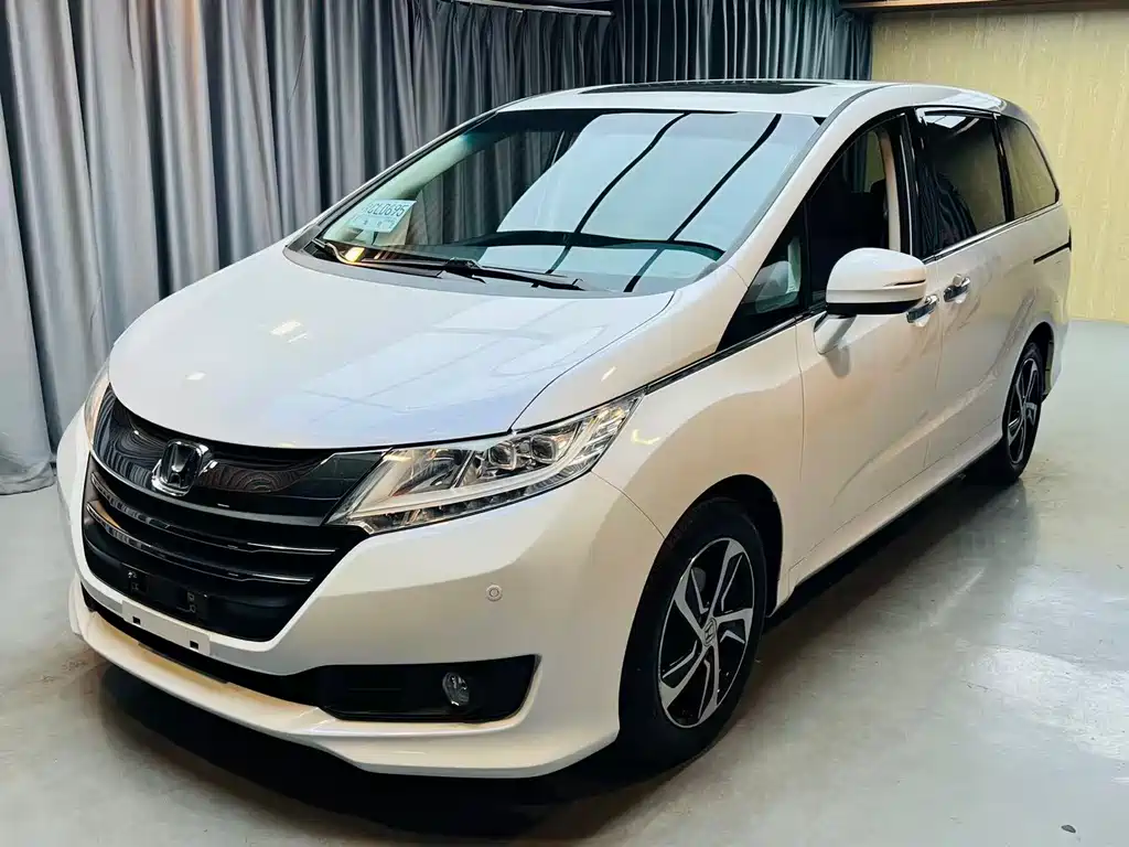 Honda Odyssey 2015 — фото 1