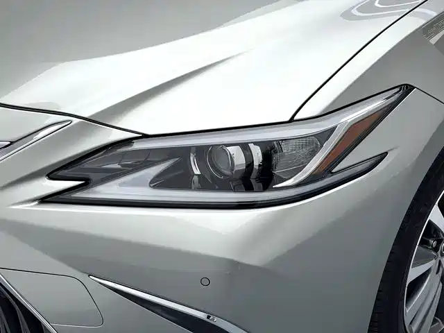 Lexus ES 2019 — фото 19