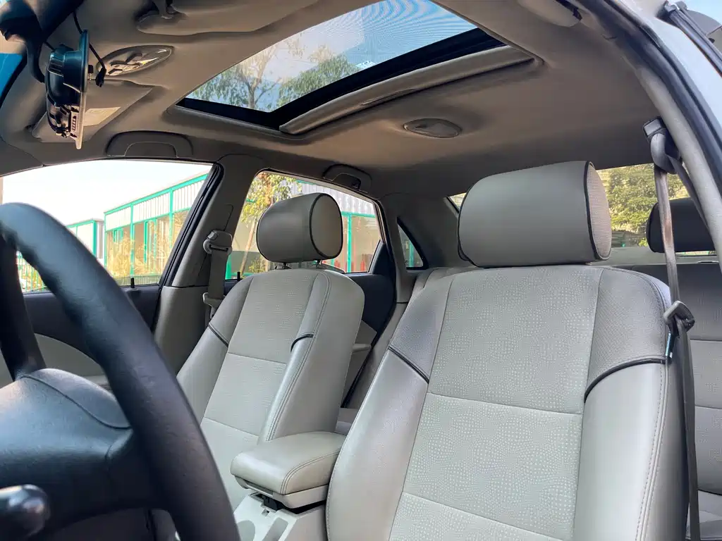 Buick Excelle 2015 — фото 12