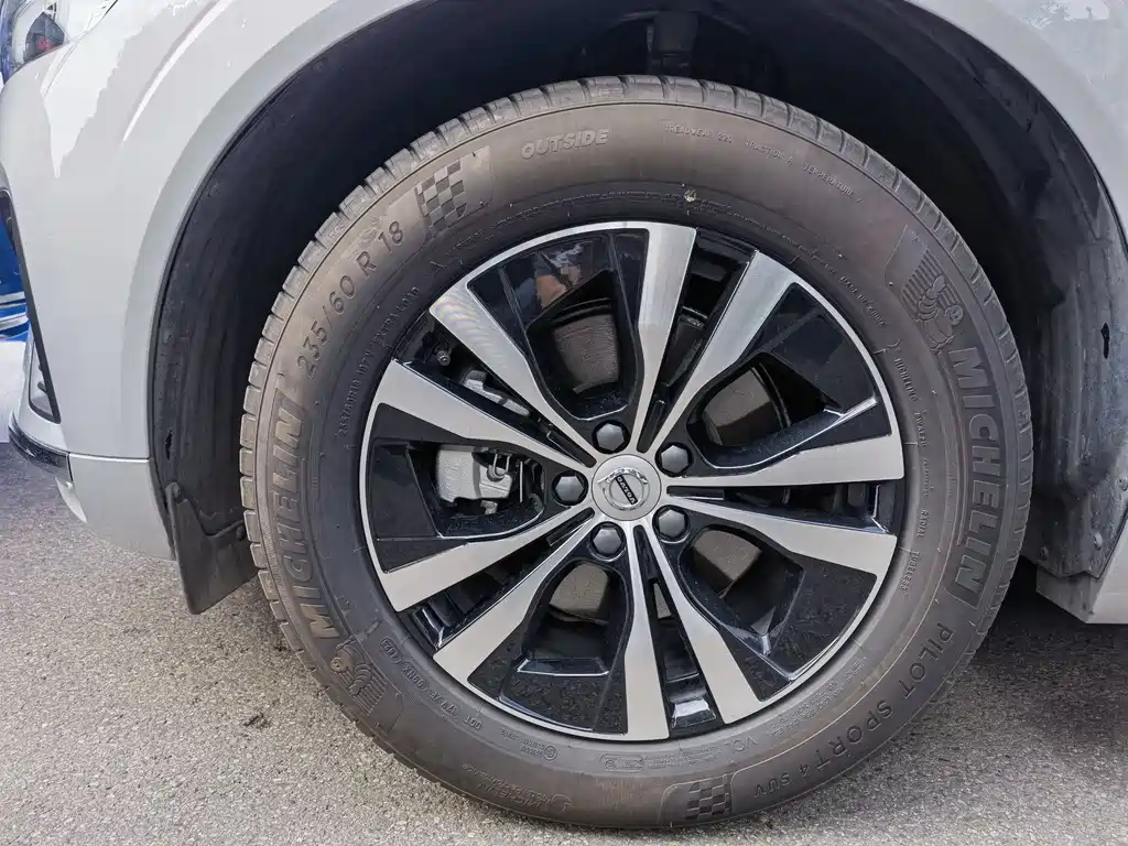 Volvo XC60 2024 — фото 15