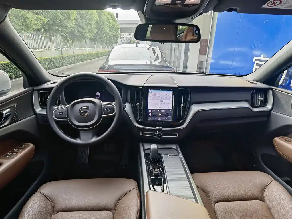 Volvo XC60 2024 — фото 11