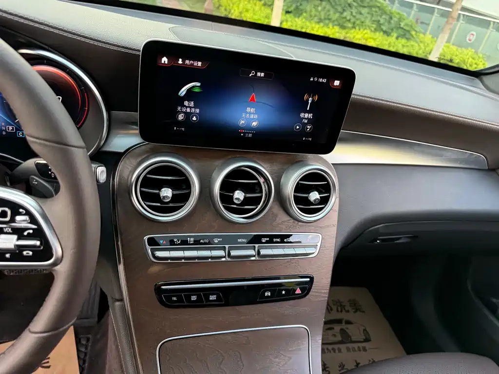 Mercedes-Benz GLC 2020 — фото 25