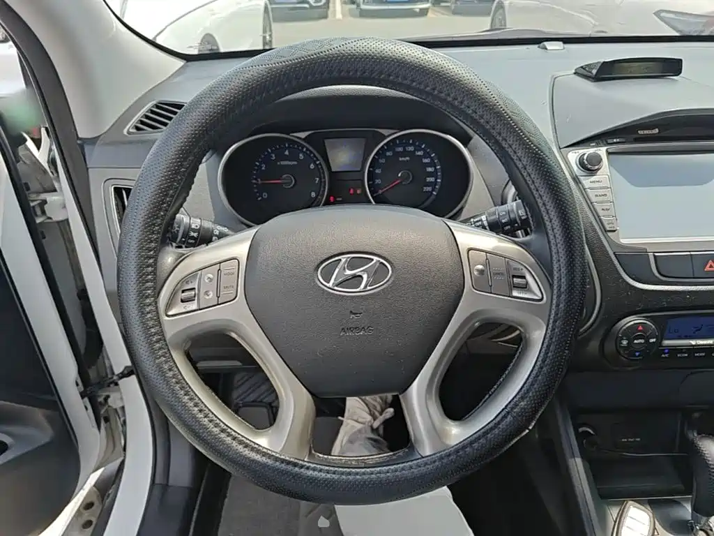 Hyundai ix35 2014 — фото 11