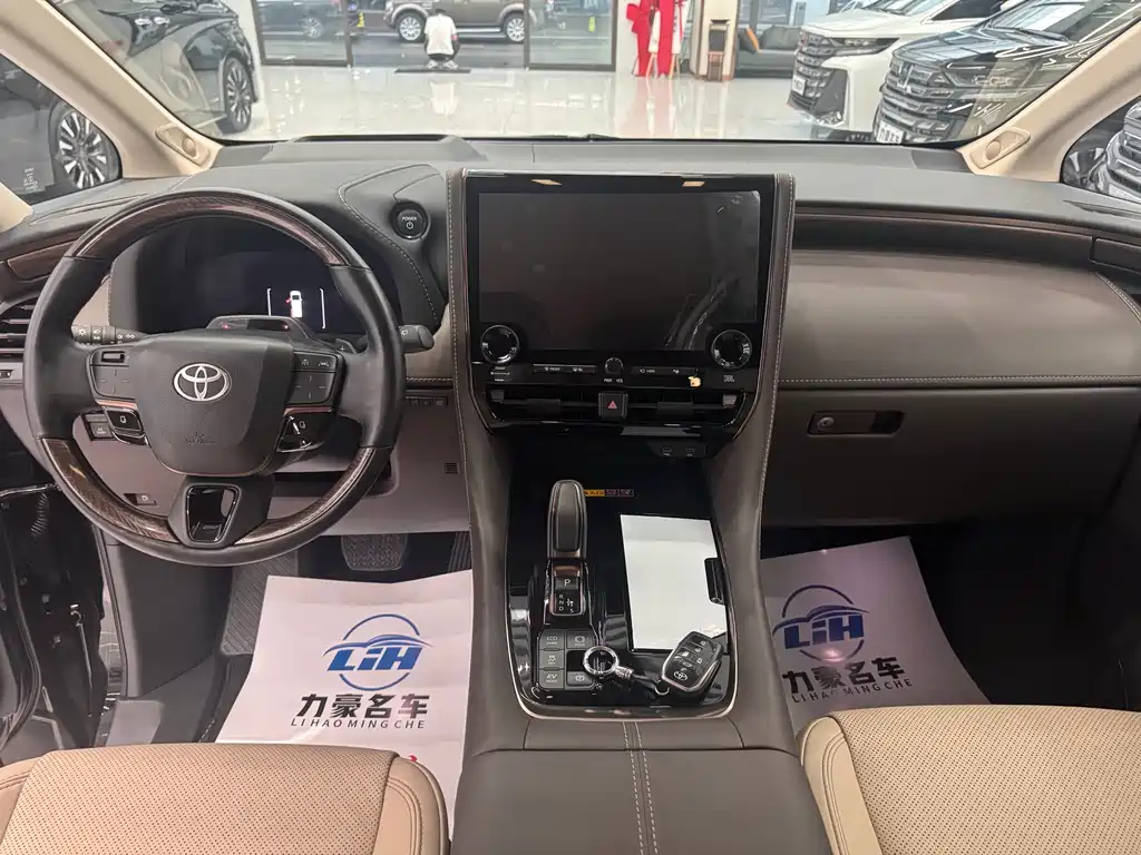 Toyota Alphard 2024 — фото 6