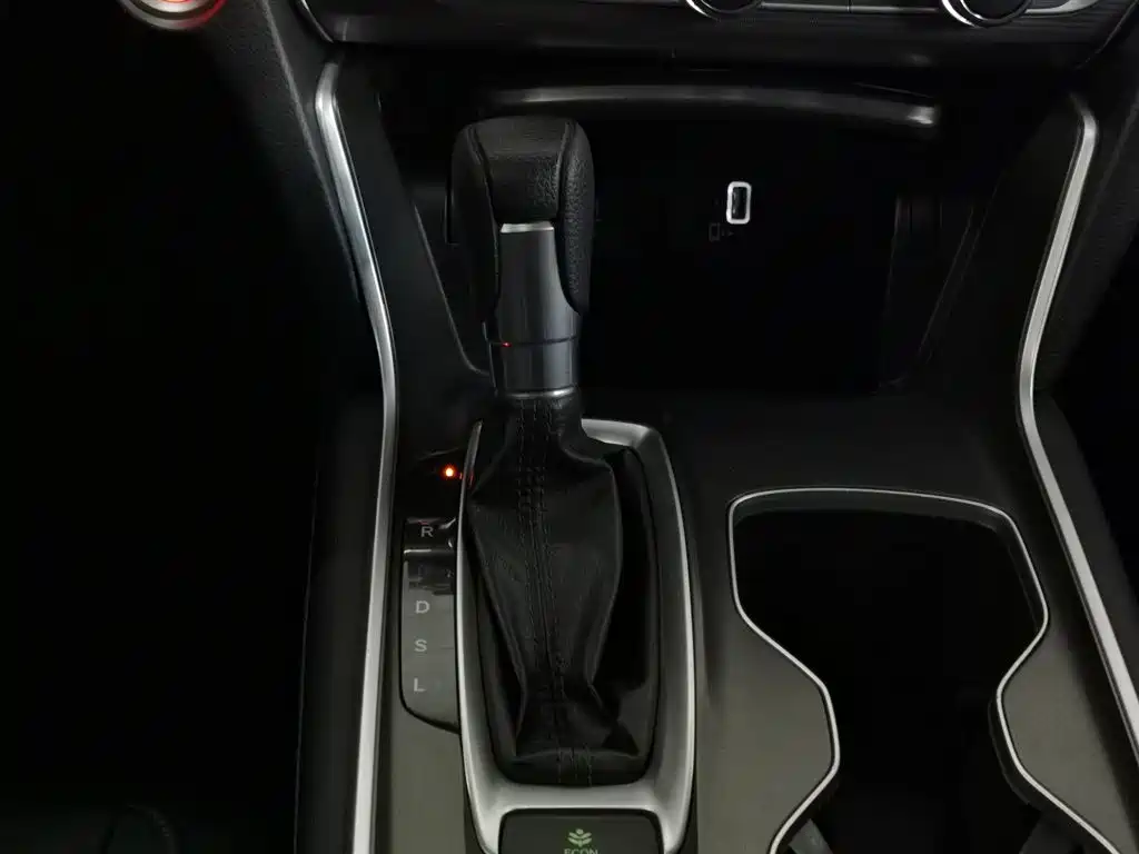 Honda Accord 2019 — фото 13