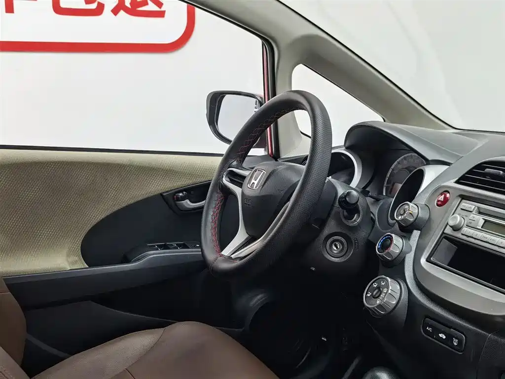 Honda Fit 2011 — фото 22