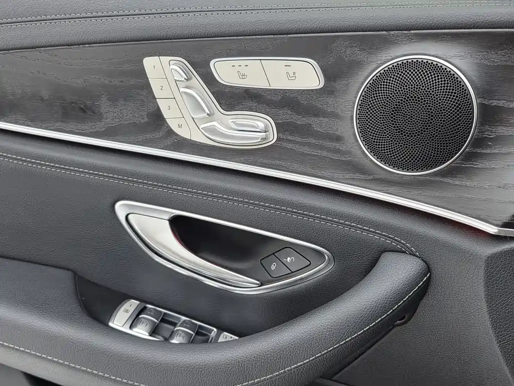 Mercedes-Benz E-Class 2017 — фото 18