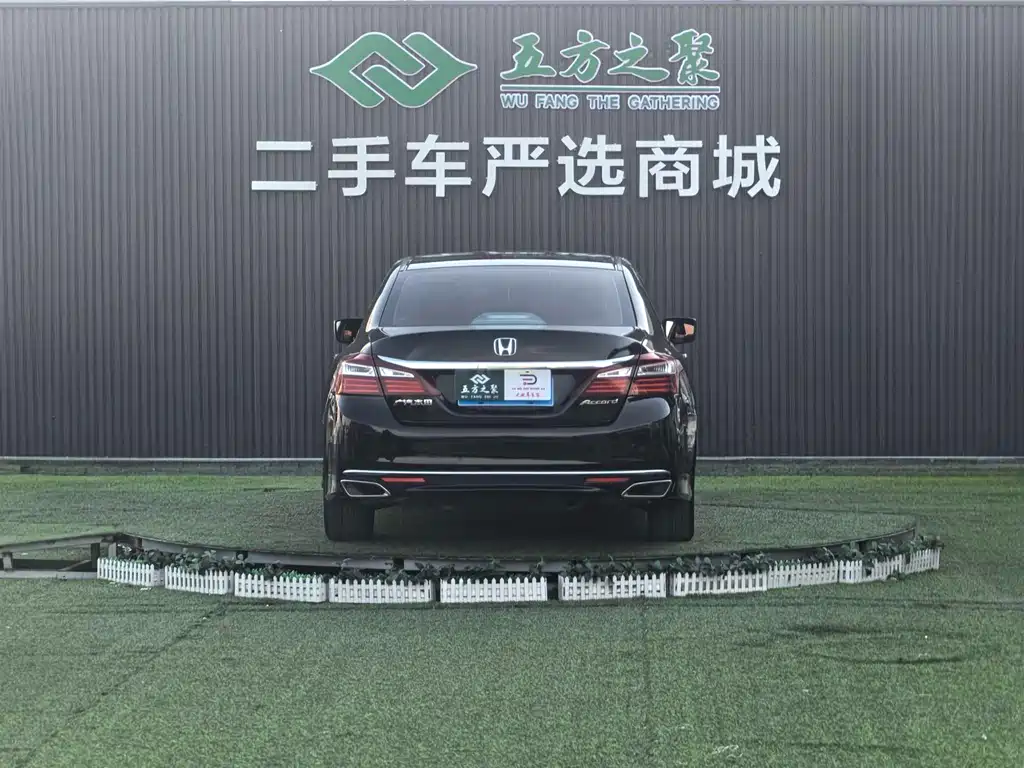 Honda Accord 2018 — фото 19